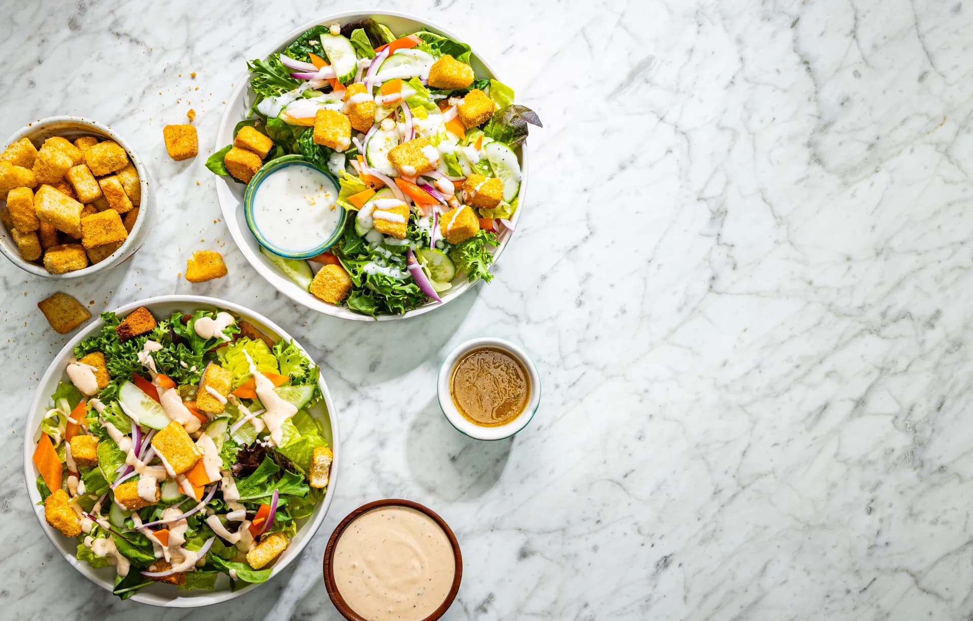 Green salads with croutons and dressing